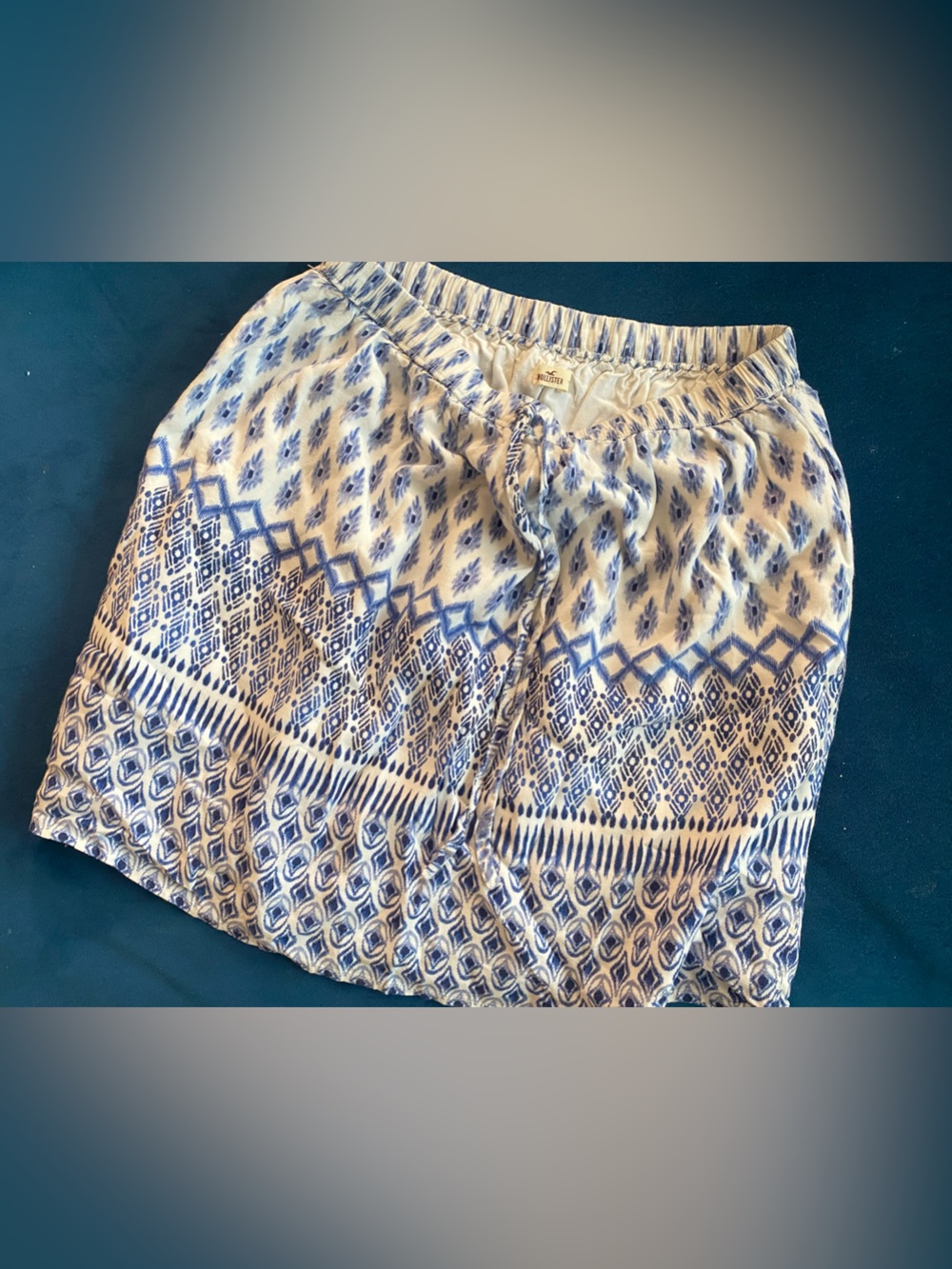 Hollister Blue and White Printed Elastic Waist Mini skirt